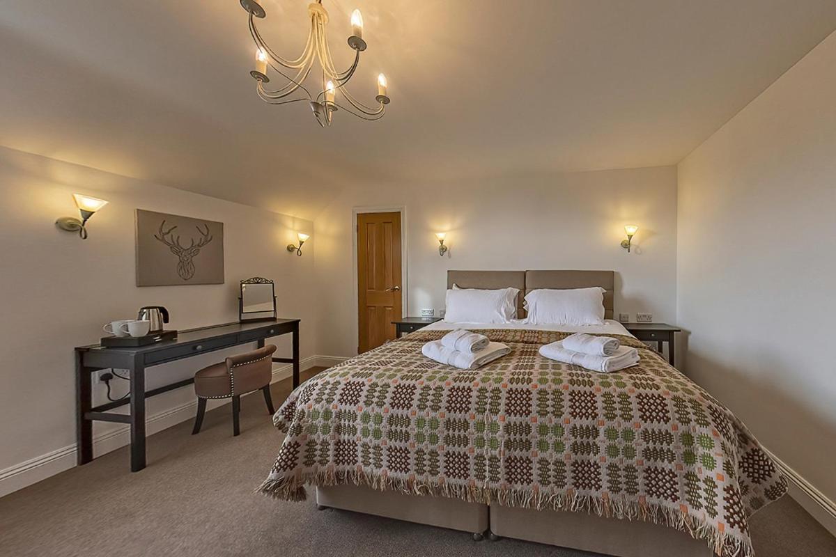 3 Bedroom Barn Conversion With Hot Tub-Garden View - Ty Cerrig Barn Corwen Esterno foto