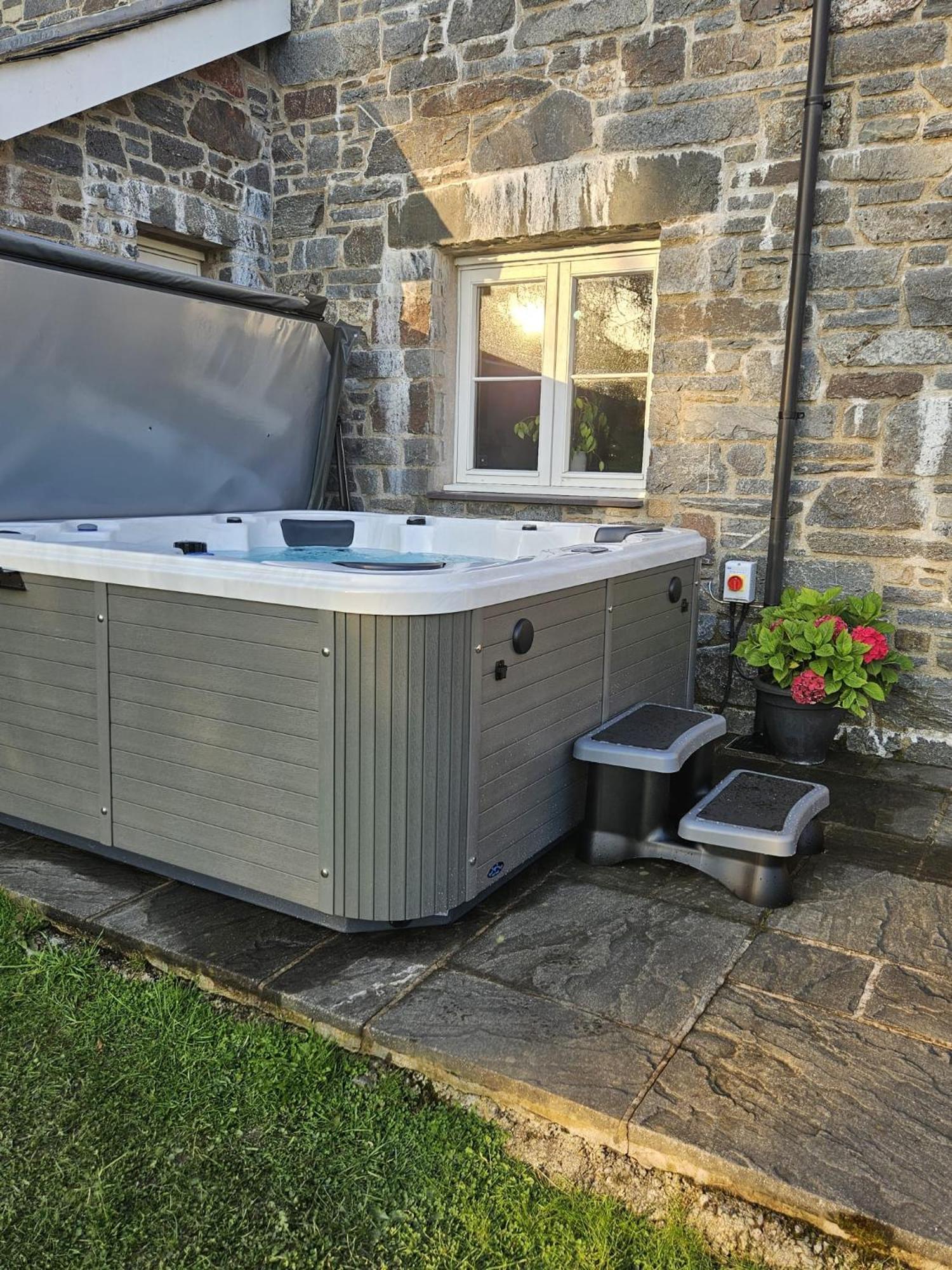 3 Bedroom Barn Conversion With Hot Tub-Garden View - Ty Cerrig Barn Corwen Esterno foto
