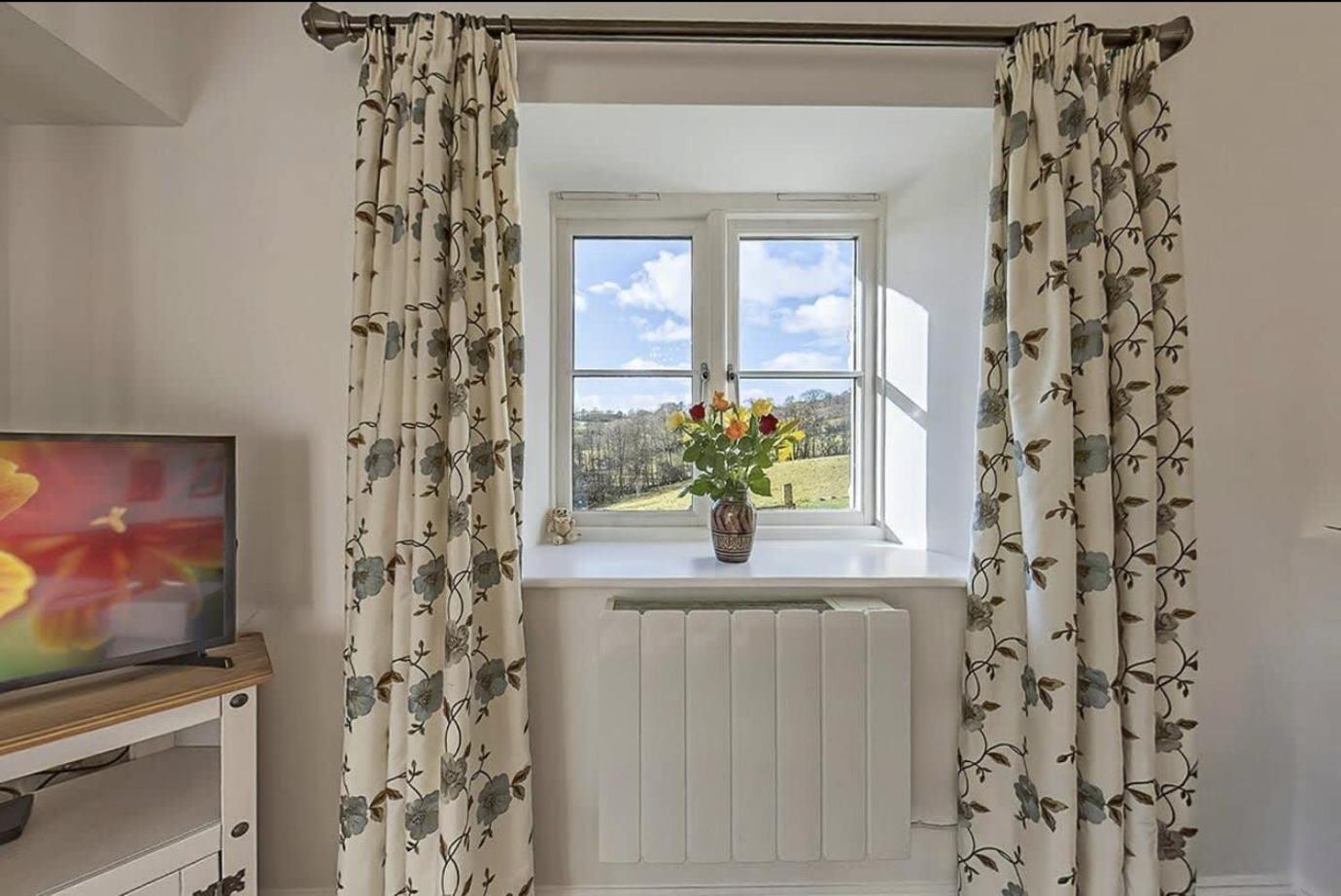 3 Bedroom Barn Conversion With Hot Tub-Garden View - Ty Cerrig Barn Corwen Esterno foto